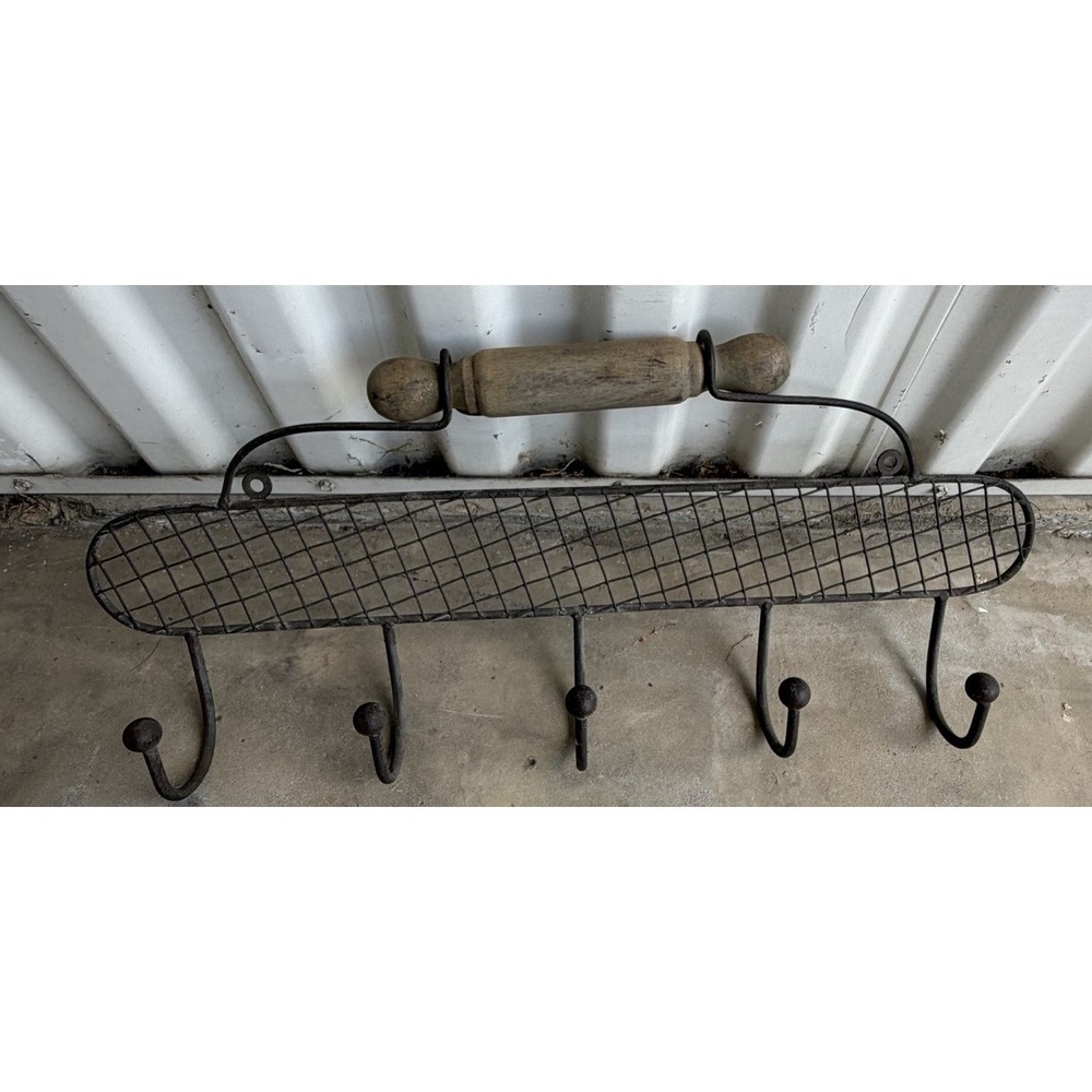 Vintage Rustic Rolling Pin & Mesh Wire Kitchen Wall Apron Storage Rack